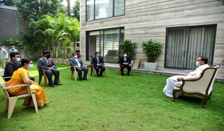 Effective communication is the key to good governance and transparency: Vice President