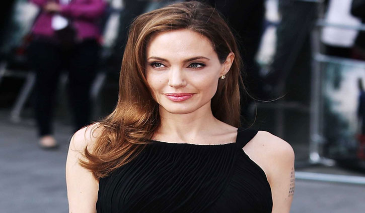 I am praying for the people of Ukraine: Angelina Jolie