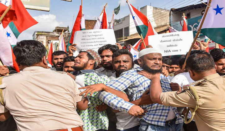 Ruckus of PFI workers in Kerala, protesting against NIA raid