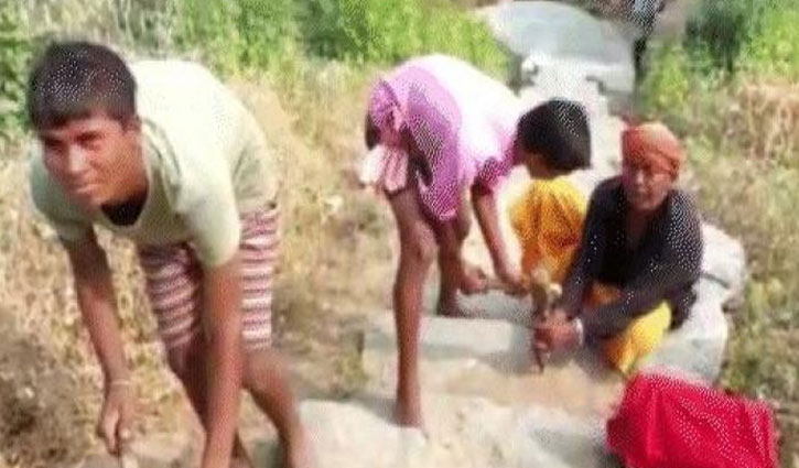 Meet another 'Mountain Man' of Bihar - 400 steps made with chisel hammer on 1,500 feet high mountain
