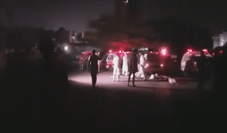 Pakistan: Terrorist attack on Karachi police chief's office, news of two terrorists killed