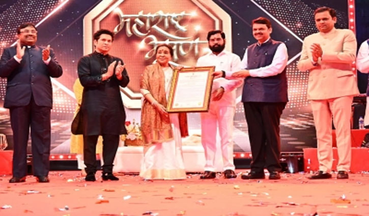 Legendary singer Asha Bhosle was honored with 'Maharashtra Bhushan-2021'