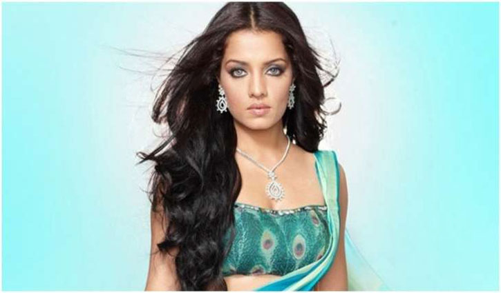 Celina Jaitley reveals she was often forced to leave films with Emraan Hashmi