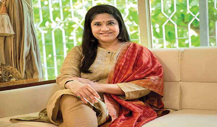 "On one side there are actors and on the other side there is Shah Rukh Khan": Renuka Shahane