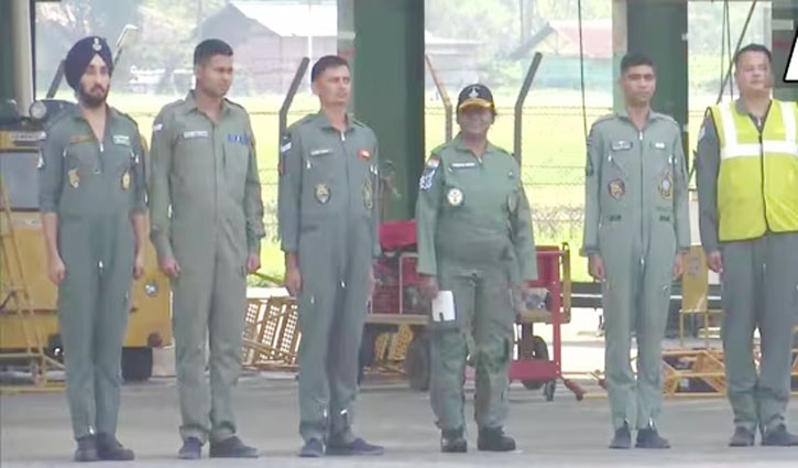 President Draupadi Murmu takes maiden flight in Sukhoi-30