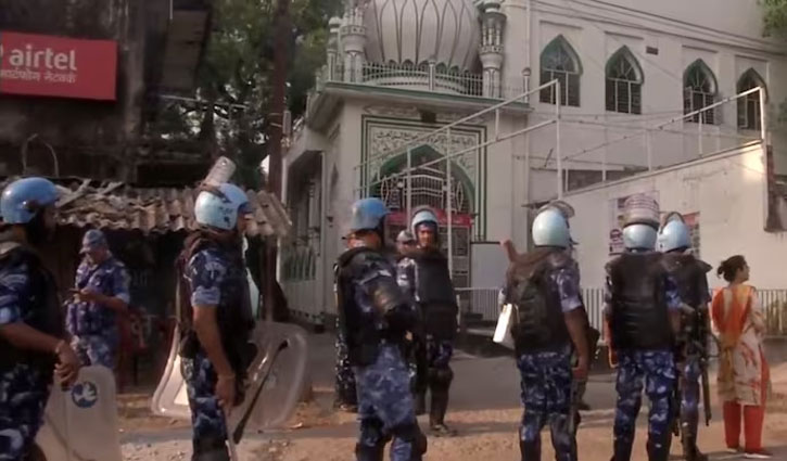 Violence erupted in Jamshedpur over insult of religious flag, section 144 imposed, internet shut down