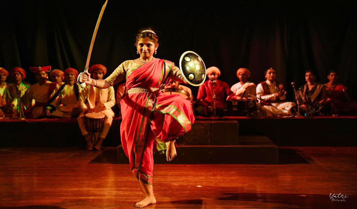 Many plays were staged in the 17th Mithila Rang Mahotsav of Malorang, the captivating presentation of women artists 'Lalka Paag' set the stage.