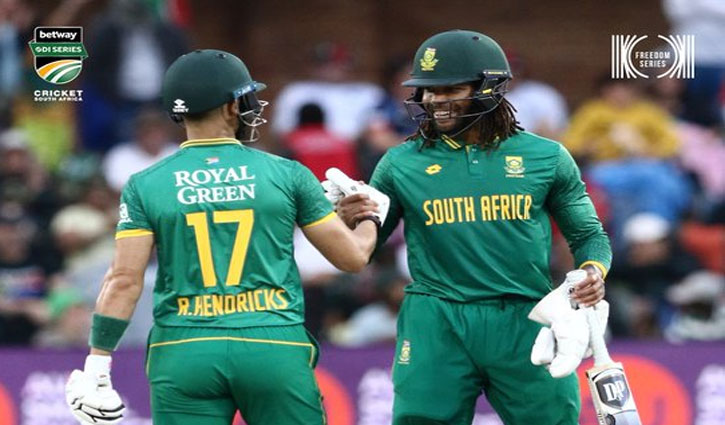 South Africa vs India: With the help of De Zorzi's brilliant century, South Africa won by 8 wickets and levelled the series.