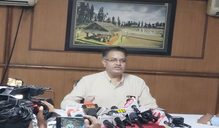 Supreme Court counsel Savendra Singh accuses some officials of the Airport Authority of 'compromising with airport security due to personal interests'