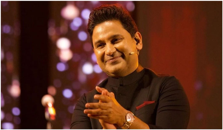 Lyricist Manoj Muntashir gave a stern warning for not getting credit in the song 'Maaye'