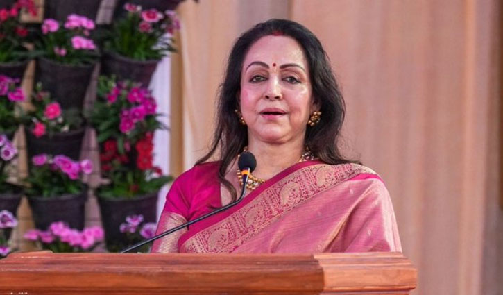 On National Reading Day, Hema Malini expressed concern and said, “The habit of reading is being lost, reconnect with books”