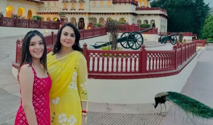 RJ Mahvash's fangirl moment: Met Preity Zinta in Jaipur