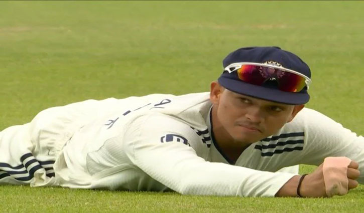 8 dropped catches proved costly for India in Headingley Test, England achieved the target of 371 runs with 5 wickets