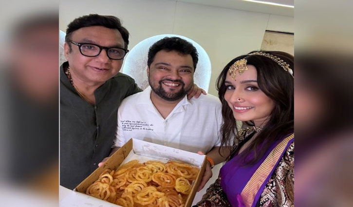 Shraddha Kapoor expressed her love for Jalebis, shared a sweet smile amidst shooting