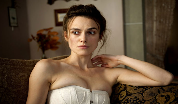 Hollywood actress Keira Knightley bans social media at home