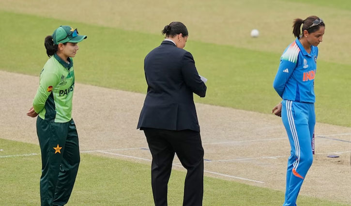 Indian women's team continues no-handshake policy in group tie against Pakistan