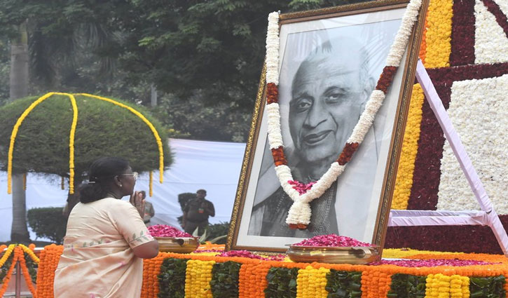 President Draupadi Murmu pays tribute to Iron Man Sardar Vallabhbhai Patel on his 150th birth anniversary