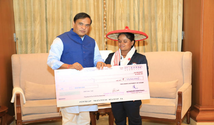 Assam CM Himanta Biswa Sarma promises ₹10 lakh and a government job to India's blind cricket team leader Simu Das