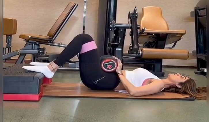 Shilpa Shetty shares glute workout for fitness