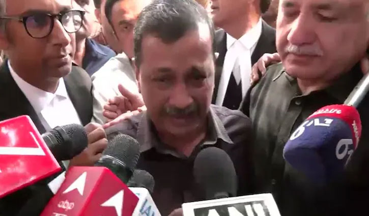 Arvind Kejriwal in tears after court clears him, says proof he's kattar imaandar