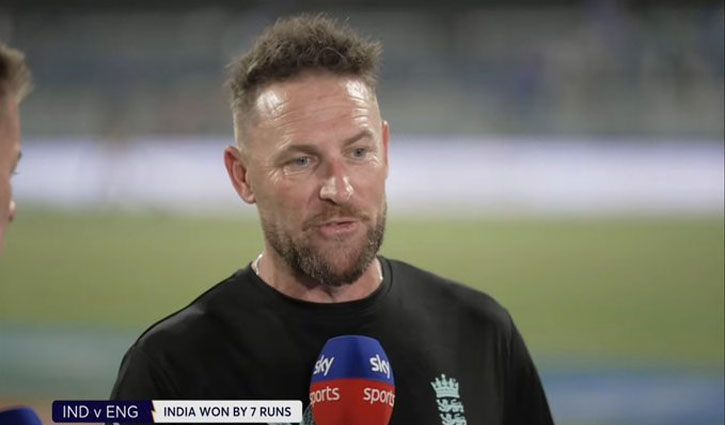 Brendon McCullum will remain England's head coach, despite recent defeats, the ECB retains its confidence.
