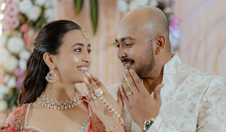 Cricketer Prithvi Shaw announces engagement with girlfriend Aakriti Agarwal
