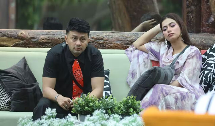 Bigg Boss 19: Awez Darbar and Nagma Mirajkar's Relationship Ends; Kunika Sadanand Confirms