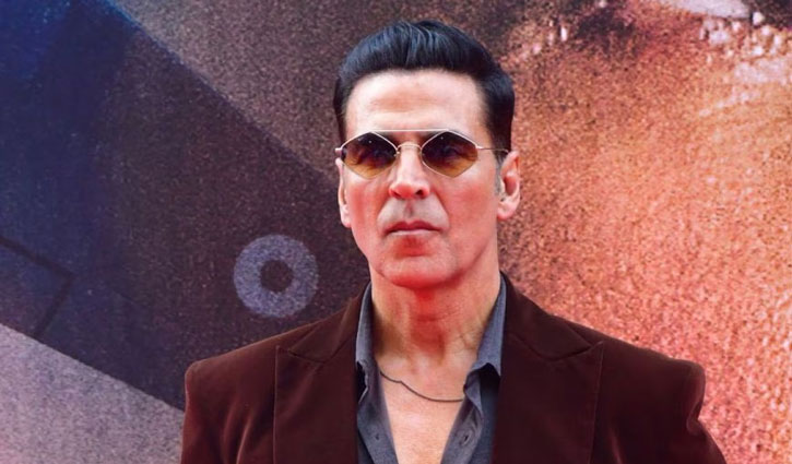 Man arrested for allegedly asking for 'nude photos' from Akshay Kumar's minor daughter.