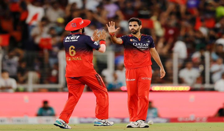 Bhuvneshwar Kumar Creates History: Becomes the First Fast Bowler to Take 200 Wickets in the IPL