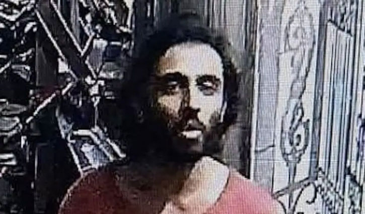 In Mumbai, a man asked two security guards to recite the 'Kalma' and attacked them with a knife; both are currently undergoing treatment.