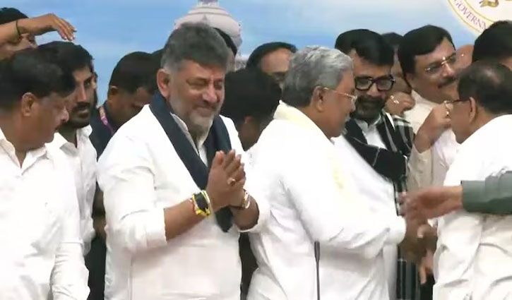 Karnataka: Siddaramaiah Resigns, Declines National Role; Path Cleared for D.K. Shivakumar to Become CM