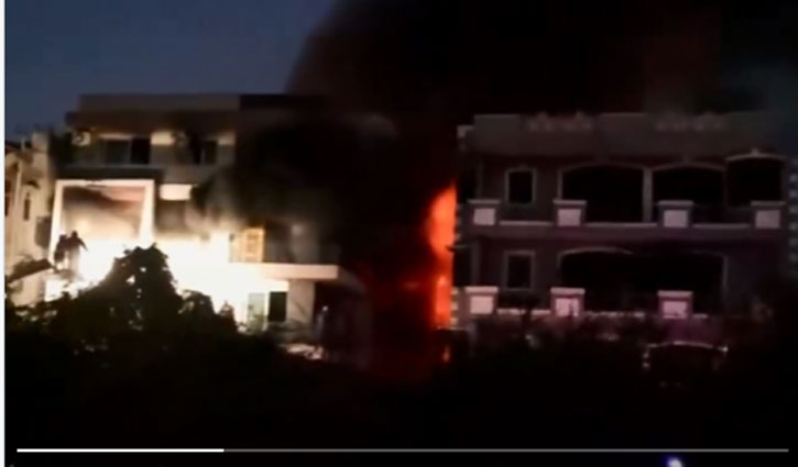 9 Dead in Fire at Residential Building in Delhi