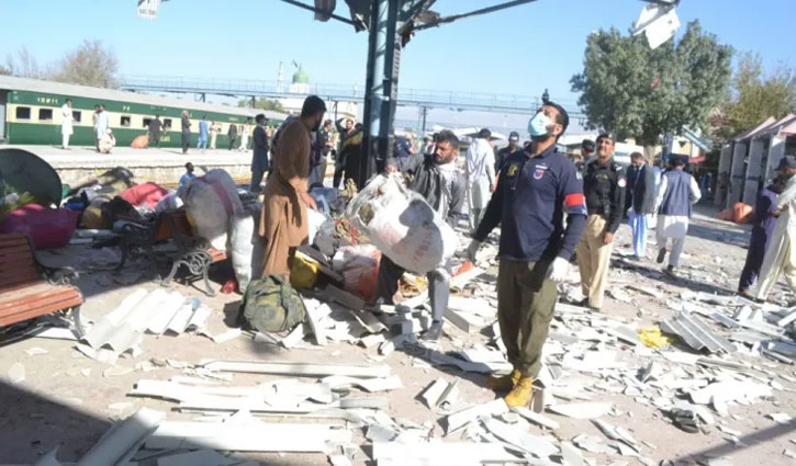 Suicide attack in the Pakistani city of Quetta leaves several dead; BLA claims responsibility.