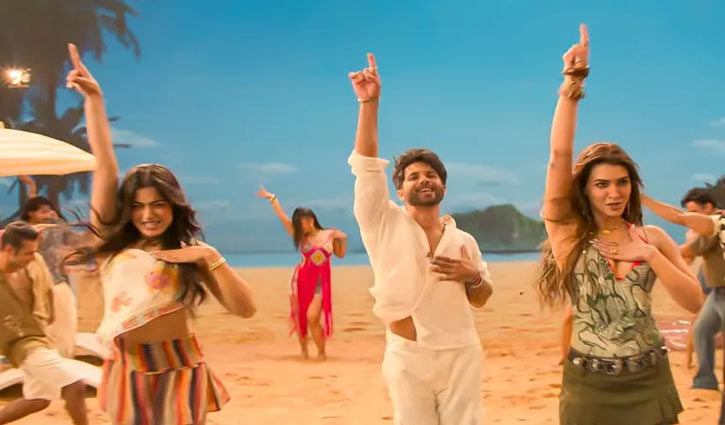 Shahid, Kriti, and Rashmika display great chemistry in the song 'Tum Hi Ho Bandhu' from 'Cocktail 2'.