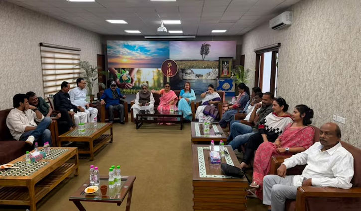 Rebel TMC MPs met Lok Sabha Speaker Om Birla; preparing to extend support to the NDA