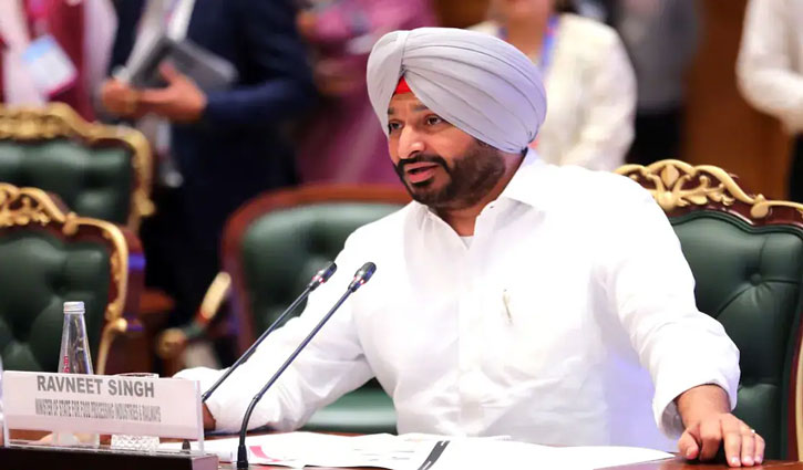 Union Minister of State for Railways Ravneet Singh Bittu resigns