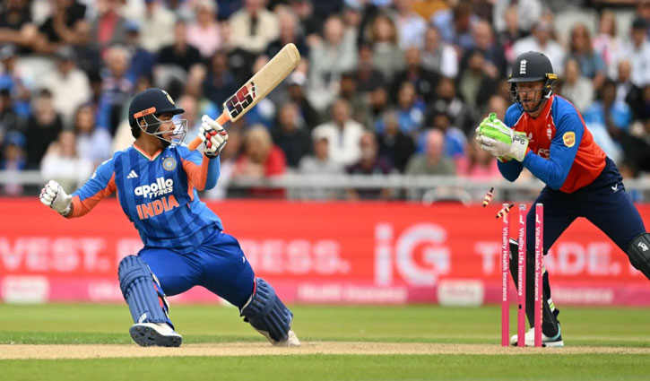 Upon Vaibhav Suryavanshi getting stumped, Sunil Gavaskar said, "This isn't his shot; his shot is the cover drive."