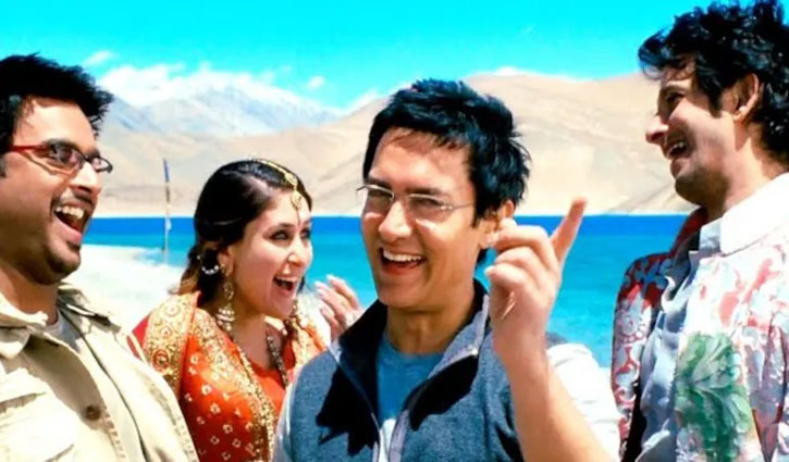 The makers have dismissed reports of a re-release of '3 Idiots' as fake news.