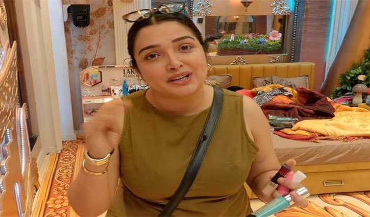 Amrapali Dubey clarifies her relationship with Nirahua again: "People think we are dating."