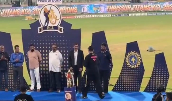 Talk of a rift between Sanju Samson and Sreesanth; video of them not shaking hands goes viral.