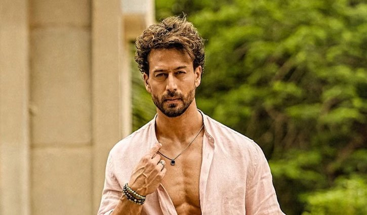 Shots fired at actor Tiger Shroff's car, filmstar safe, cops launch manhunt