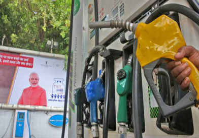 पश्चिम एशिया में युद्ध के बीच, सरकार ने पेट्रोल और डीज़ल पर एक्साइज़ ड्यूटी 10 रुपये घटाई Amidst the war in West Asia, the government has reduced the excise duty on petrol and diesel by ₹10.