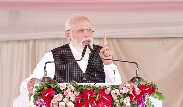 The people of Gujarat have adopted the politics of development: PM Modi