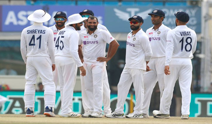 India beat Sri Lanka by an innings and 222 runs to take a 1-0 lead in the Test series