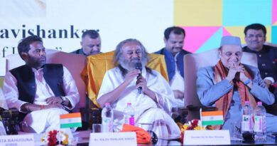 India needs a strong opposition: Sri Sri Ravi Shankar