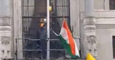 India strongly criticized the removal of the tricolor from the Indian High Commission building in London, protested by calling Britain's diplomat