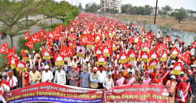 Farmers and tribals call off Mumbai march after talks with Maharashtra government