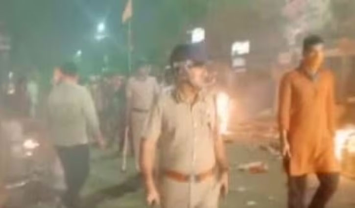 Violence in Bengal, Gujarat and Maharashtra on the occasion of Ram Navami, many vehicles set on fire