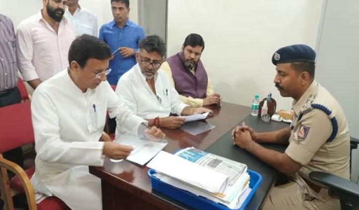 Karnataka Elections: FIR against Amit Shah for 'riots if Congress comes to power' statement