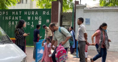 Delhi Public School Mathura Road receives bomb threat from email, parents arrive to evacuate children